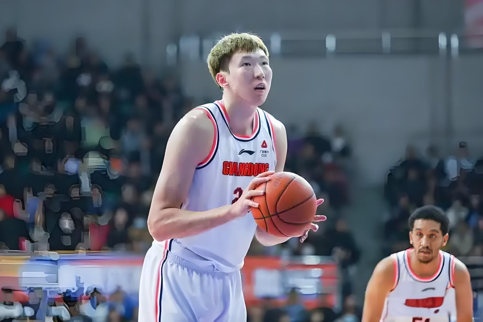 中国男篮NBA夏联集锦周琦17分9板，中国男篮胜黄蜂的简单介绍
