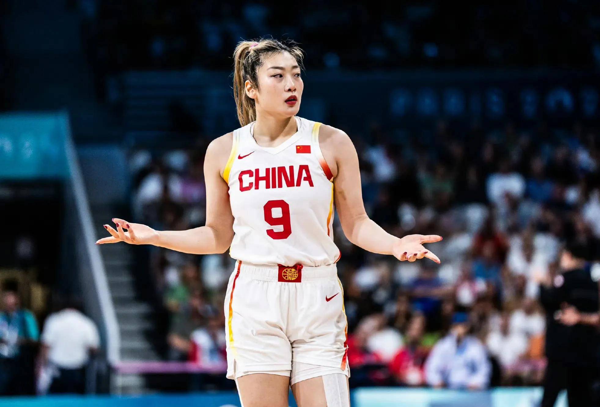 女篮最新消息！中国女篮训练照曝光，李梦定位江苏，等宫鲁鸣松口的简单介绍