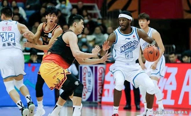 杰伦-莱利加盟江苏肯帝亚在希腊联赛场均24分的简单介绍